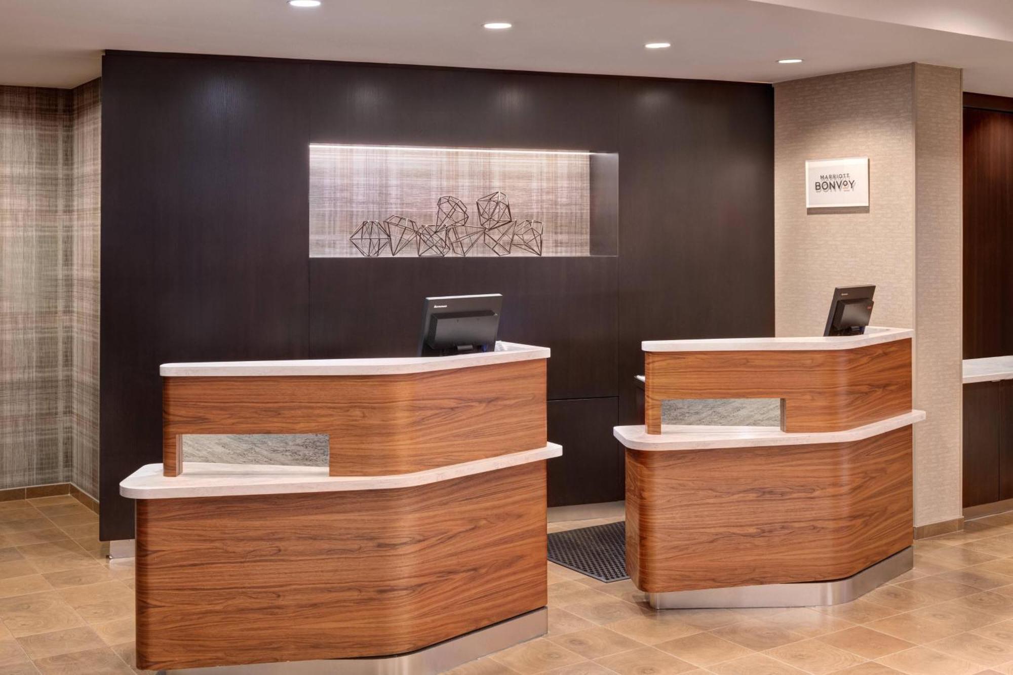 Courtyard By Marriott Pittsburgh Washington Meadow Lands Hotell Eksteriør bilde
