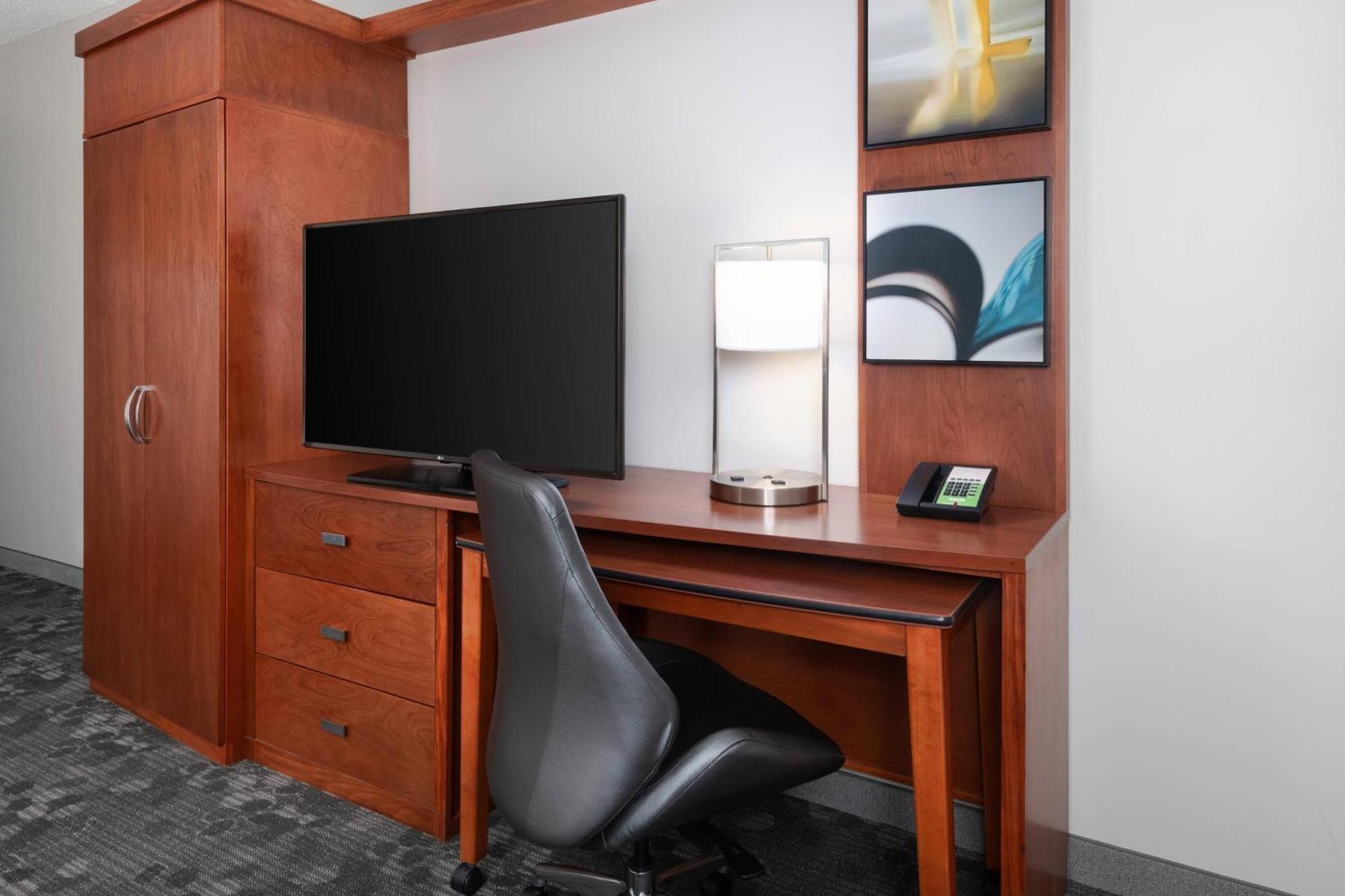 Courtyard By Marriott Pittsburgh Washington Meadow Lands Hotell Eksteriør bilde